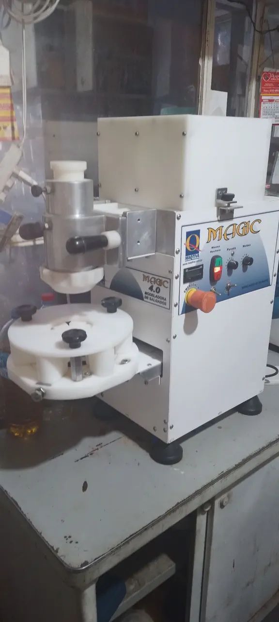 Maquina de fazer salgado 