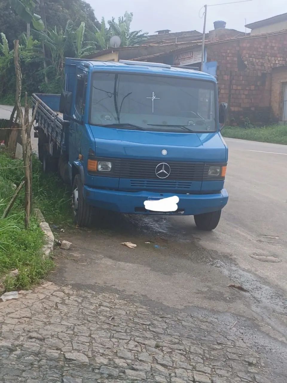 Caminhão Mercedes,  despachado 