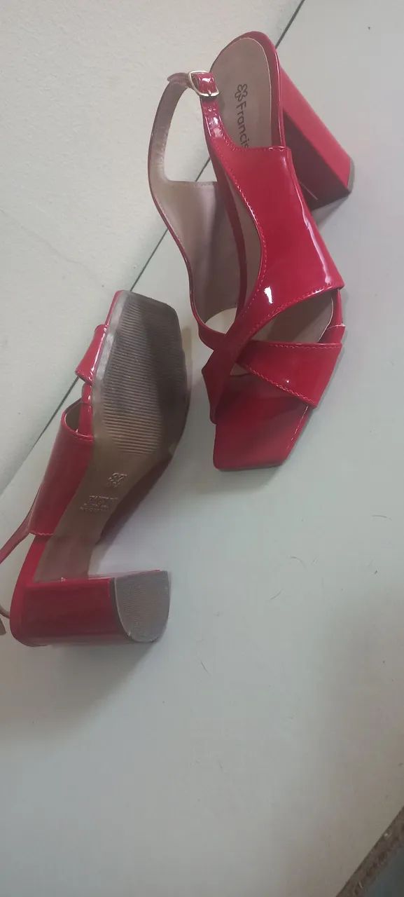 Sandália francischini semi nova - Foto 2