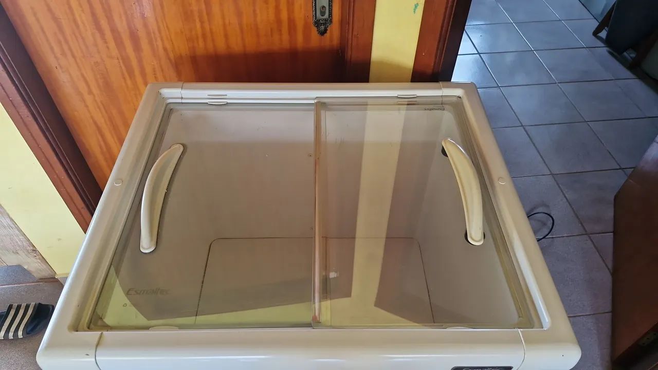 Freezer Esmaltec 157 litros expositor 220V - USADO - Foto 4