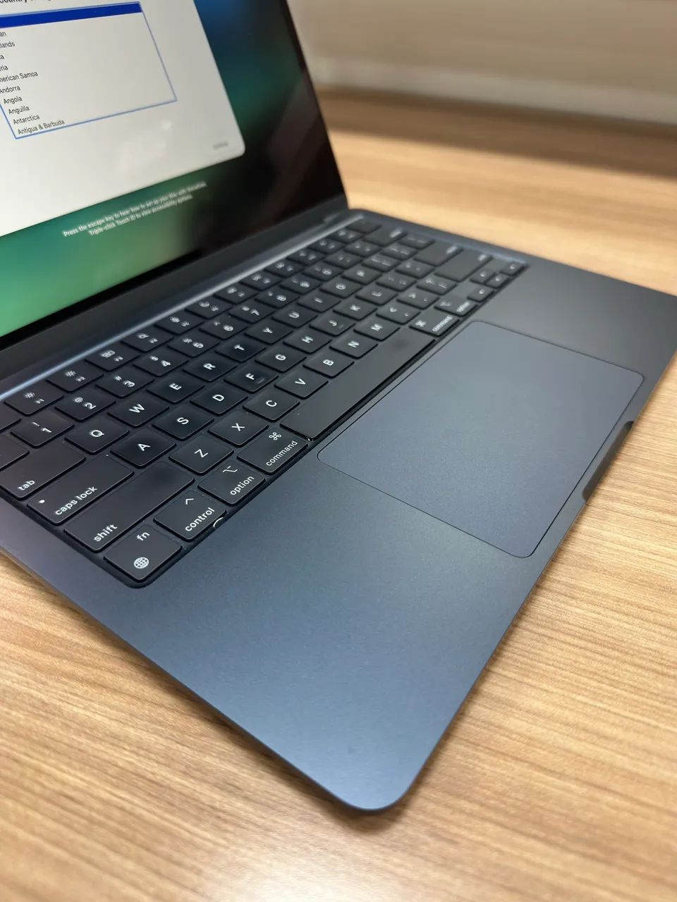 MacBook Air M2 - 8GB/512GB - GPU 10 núcleos - Foto 4