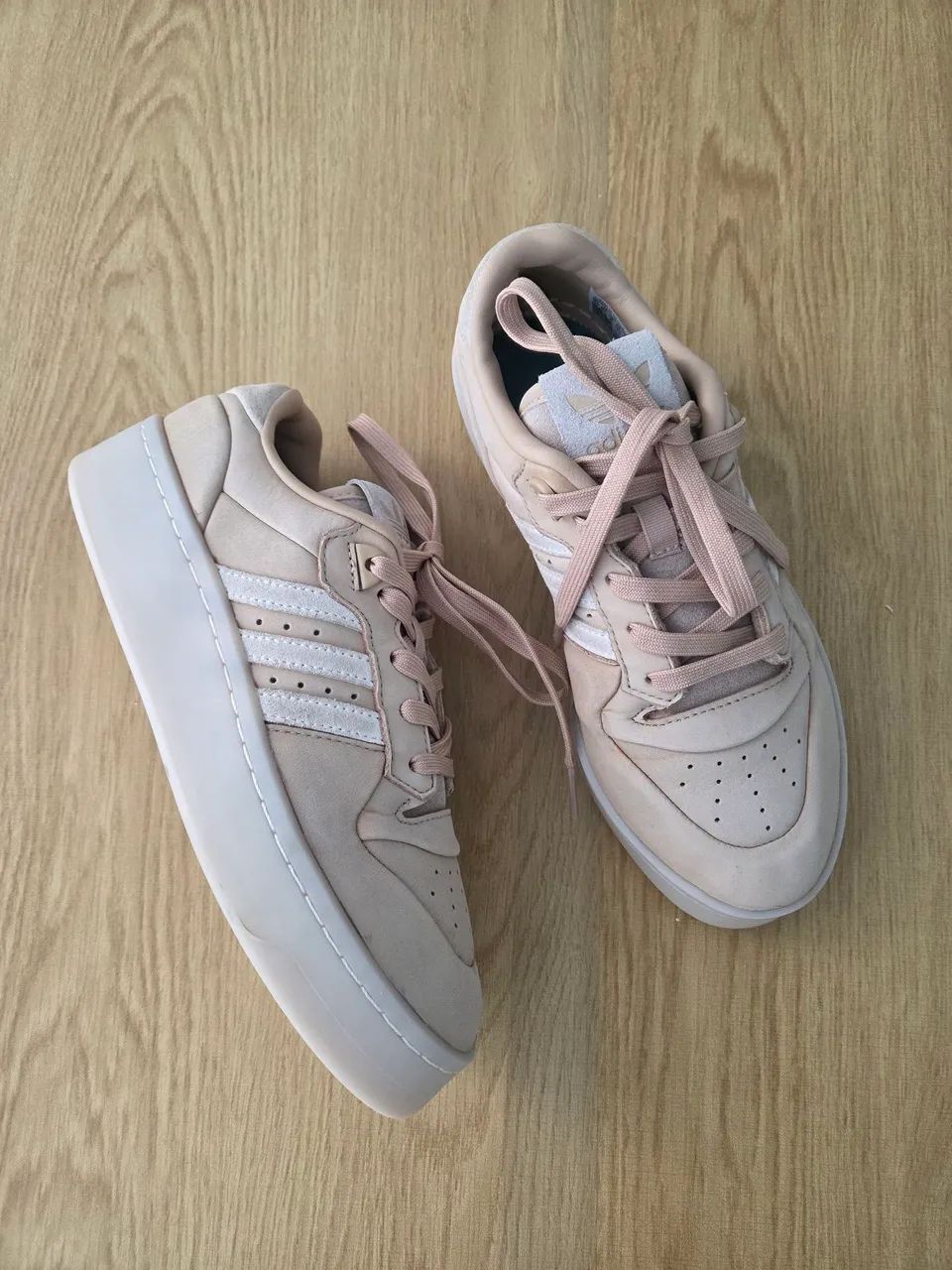 tênis adidas rivalry lux low bege 37