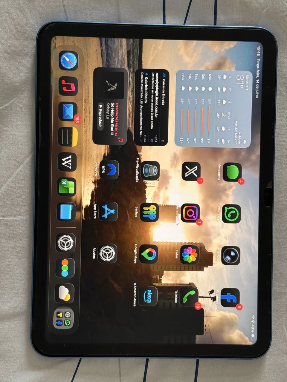 iPad de 11ª Geração (Chip A16 Bionic) 128GB Azul + Capa com