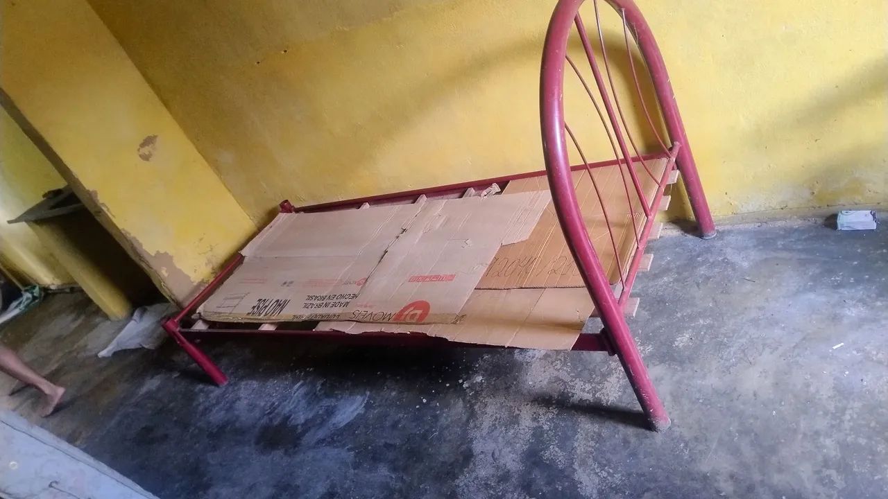 Cama de Ferro - Boa. Não a um ferrugem