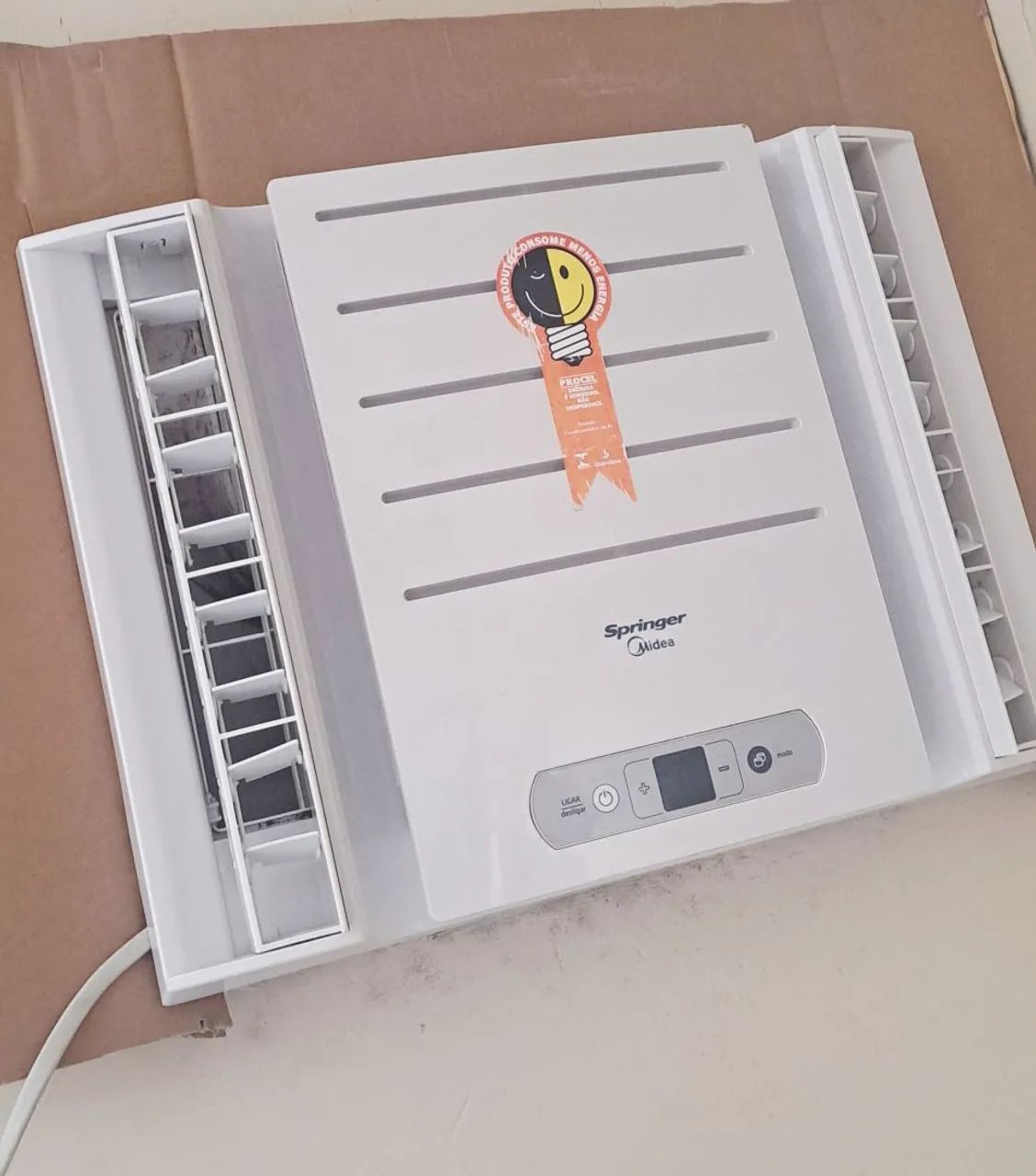 Ar condicionado 10.000btus 220V e controle 