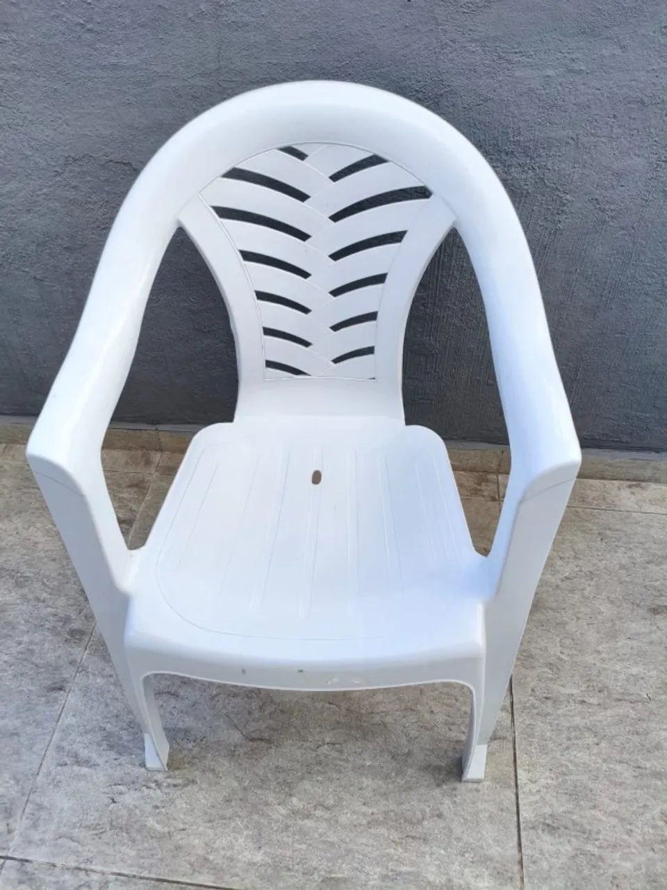 Conjunto Mesa e Cadeiras de Plástico - Foto 5