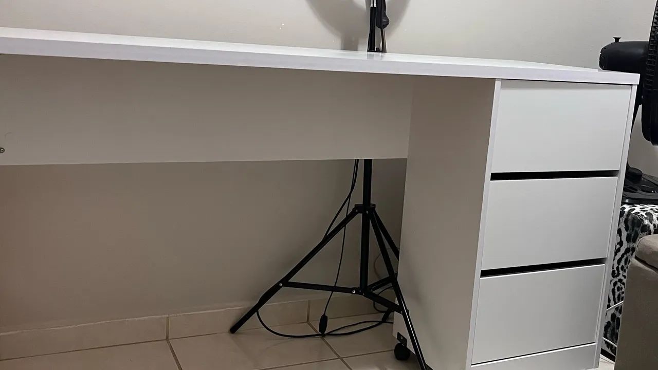 Mesa de estudos  - Foto 3
