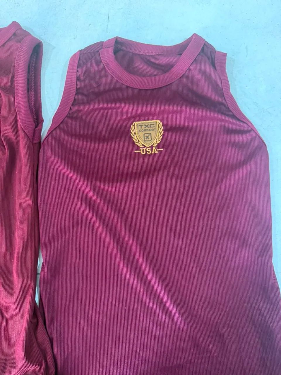 Regata feminina bordadas 