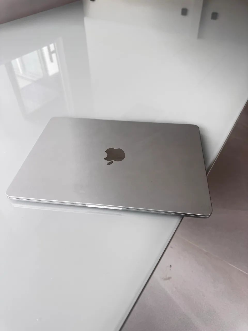MACBOOK AIR M2 POUCO USADO