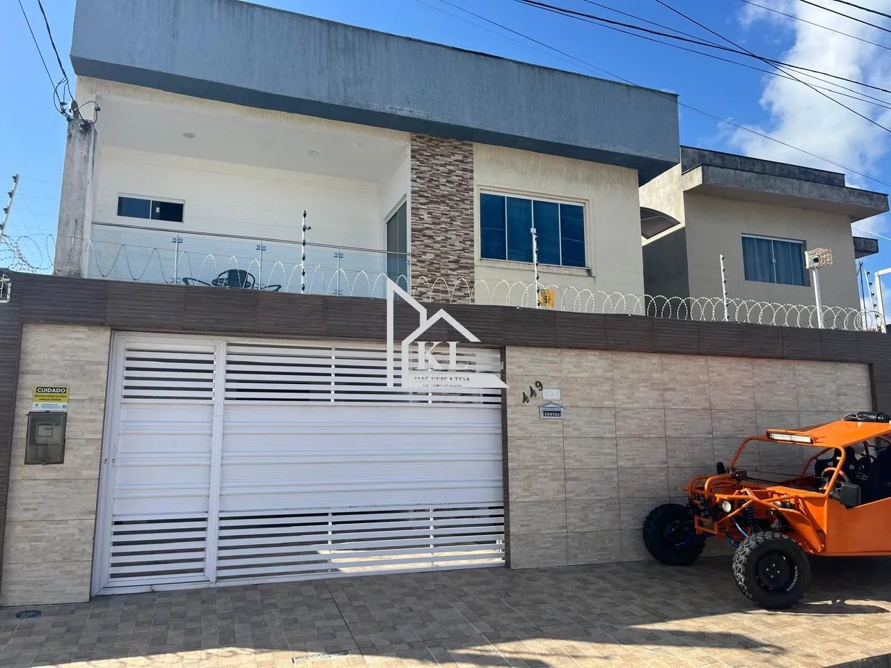 Duplex no Caminho do Sol, com piscina e churrasqueira
