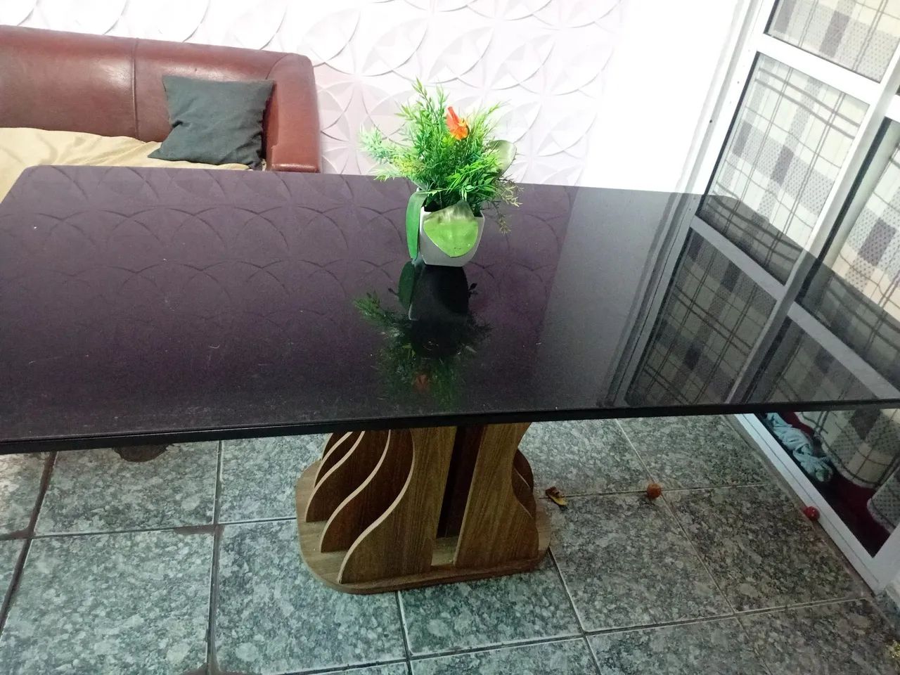 Mesa de jantar com tampo de vidro