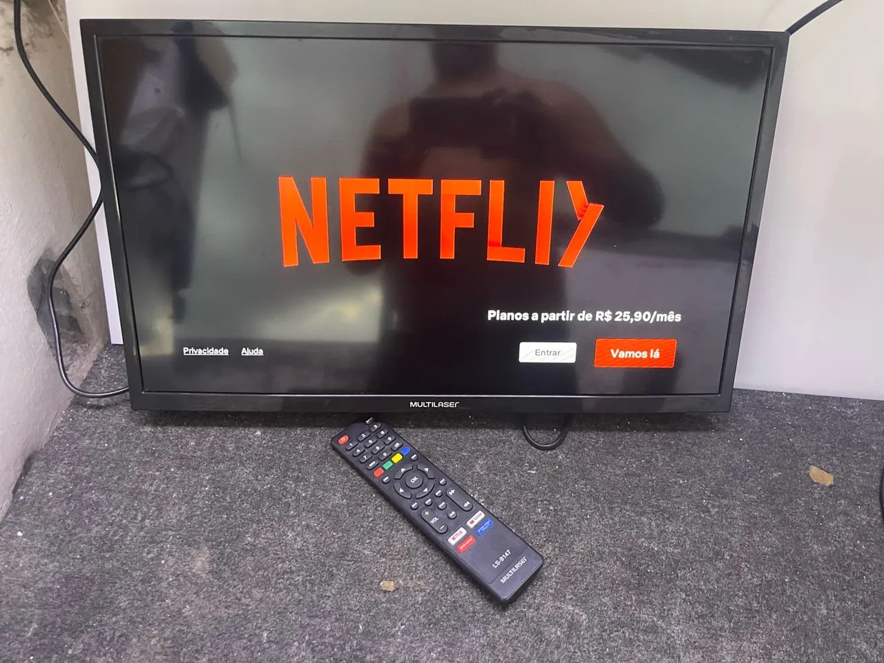 Smart TV 24 polegadas Multiplayer funcionando perfeitamente super bem conservada - Foto 2