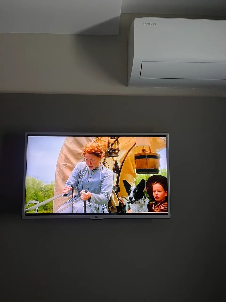 Smart TV 33? LG webOS LJ600B