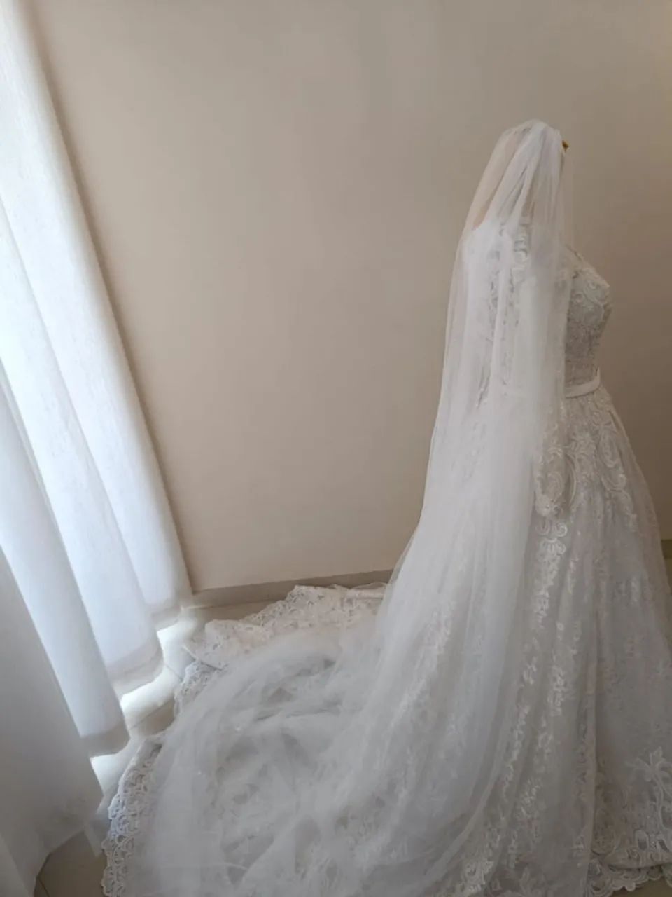 Vestido de Noiva com Véu (Branco) - Foto 3