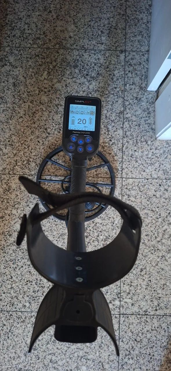 Detector de Metais Nokta Makro Simplex+