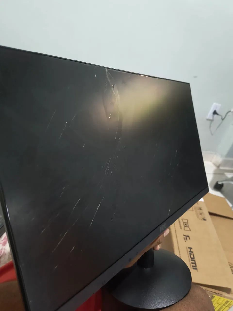 Monitor novo com tela quebrada AOC