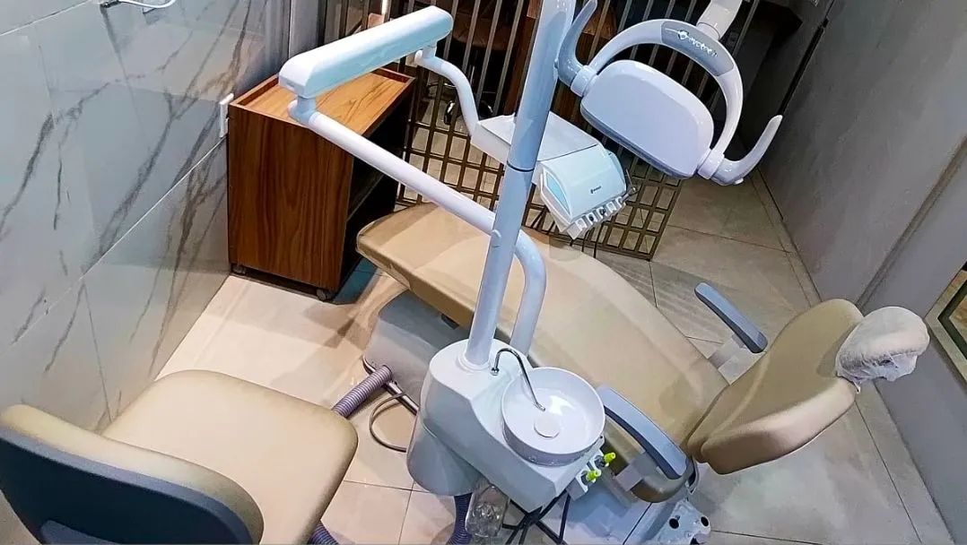 Cadeira odontológica evotech cl lsf novíssima  - Foto 3