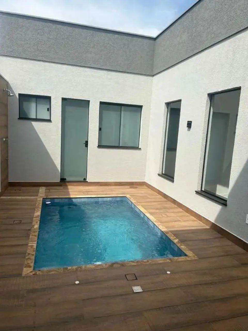 Casa nova térrea a venda com piscina em Amparo próximo ao centro, loteamento Marsom
