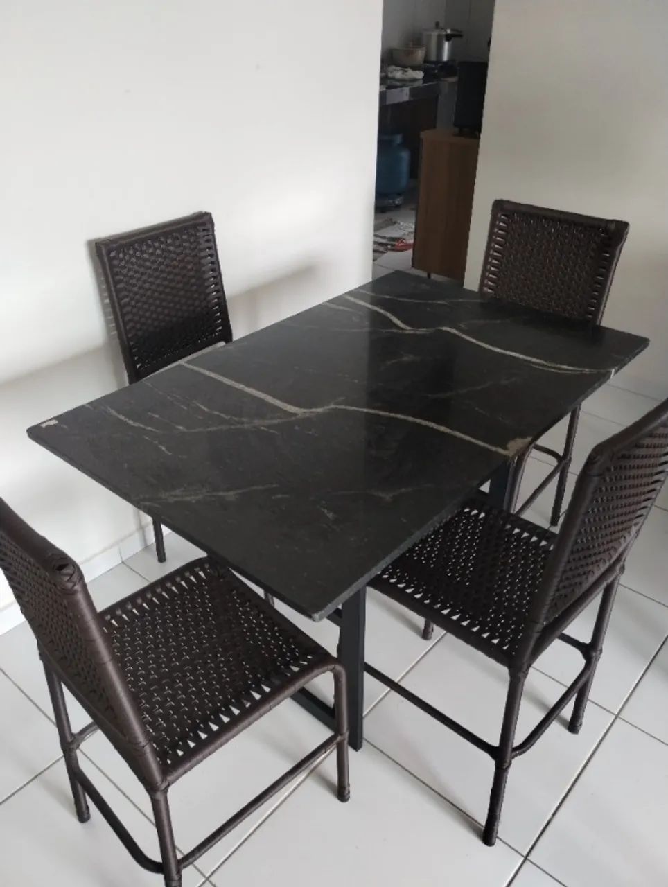 Mesa de jantar retangular 4 cadeiras