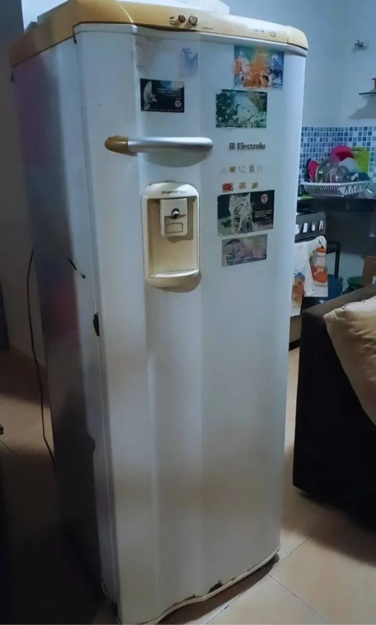 VENDO GELADEIRA EXCELENTE  - Foto 2