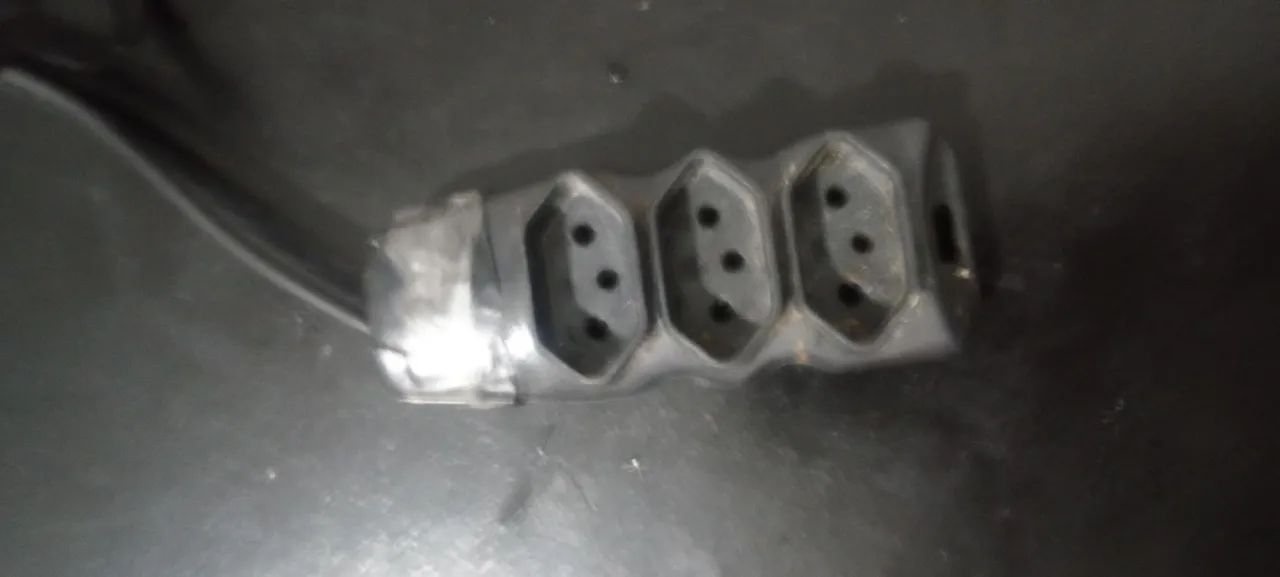 Extensão bivolt fio grosso tem 10 metrôs  - Foto 3