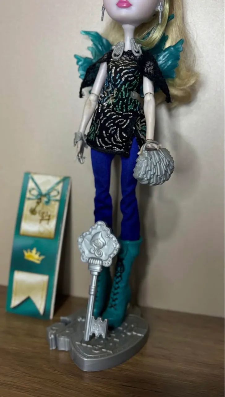 Boneca Ever After High Faybelle Thorn - Foto 3