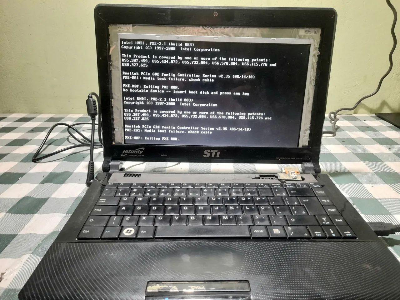 NOTEBOOK STI 13 POLEGADAS PARA CONSERTO OU RETIRADA DE PEÇAS. - Foto 3