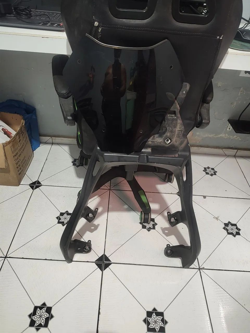 Suporte baú ORIGINAL DA XMAX e BOLHA CURTA FUME - Foto 3