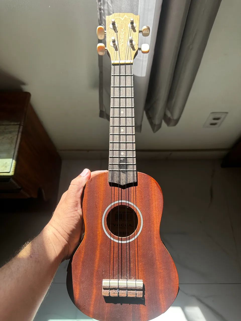 UKULELE