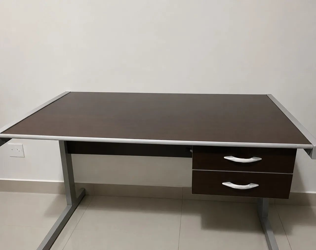 VENDO ESCRIVANINHA 