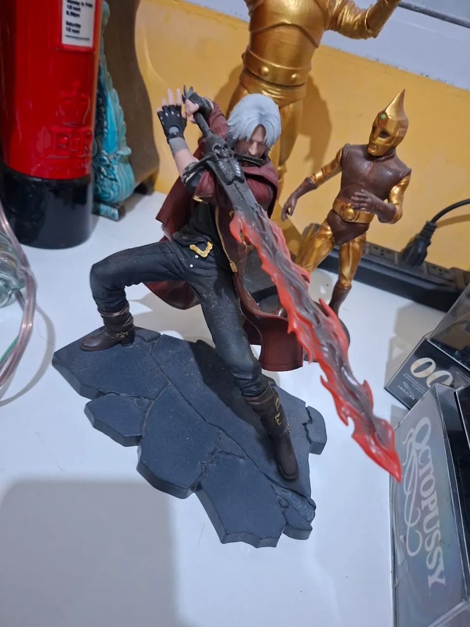 Boneco devil my cry 20 cm