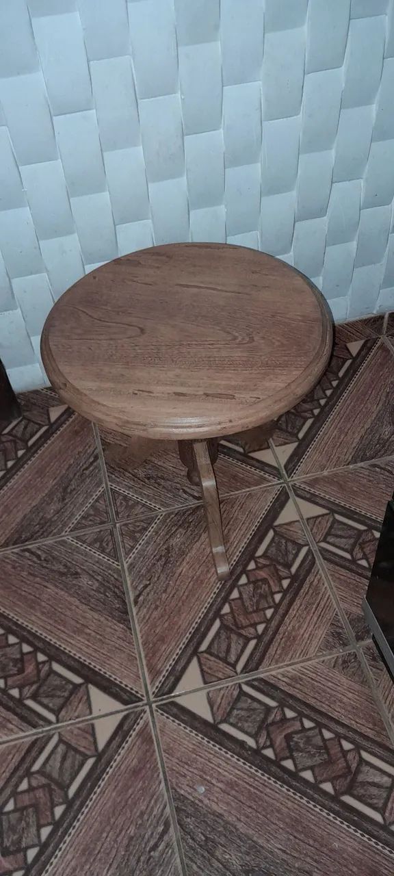 Mesa pequena de madeira  - Foto 3