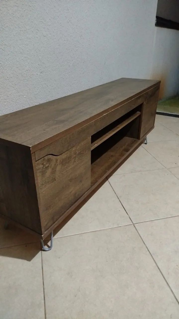 Rack em MDF medindo 1.60m em ótimo estado 