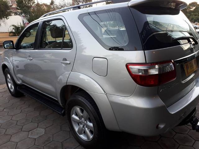 Toyota Hilux Sw4 Aut Diesel 4x4 7 Lugares Aut - Foto 5
