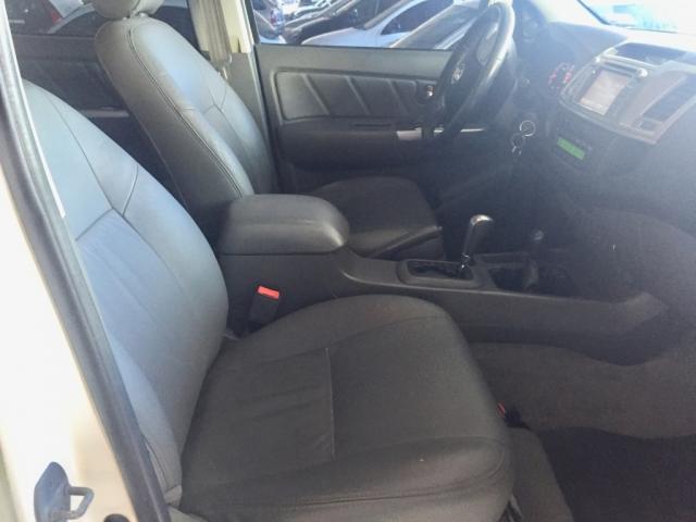 TOYOTA HILUX CD SRV D4-D 4X4 3.0 TDI DIESEL AUT - Foto 11