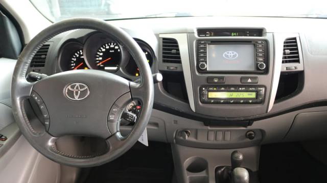 TOYOTA HILUX CD SRV D4-D 4X4 3.0 TDI DIESEL AUT - Foto 7