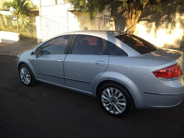 Fiat Linea HLX 2010 baixo KM rodado, selado Placa A 2019 Pago - Foto 7