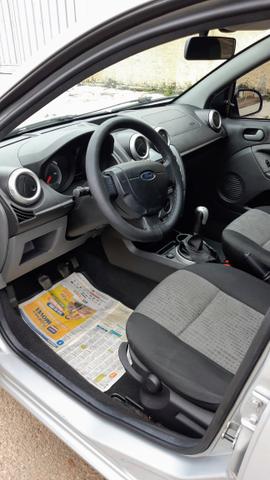 Ford Fiesta Sedan 1.6 2012/12 Prata Completo - Foto 7