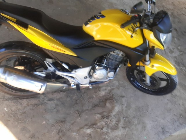 VENDO CB 300 VALOR 7.900