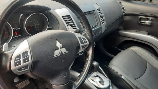 Mitsubishi Outlander 3.0 Gt 4x4 V6 24v Gasolina 4p Automático  ( 2011/12 ) - Foto 13
