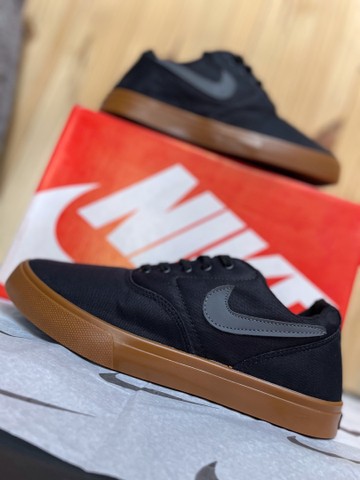 nike sb preto e bege