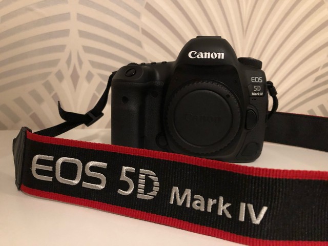 Camera Canon 5D Mark IV Nova sem nenhum detalhe