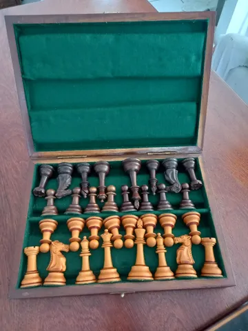 Jogo de xadrez e Dama tabuleiro box em madeira com gaveta 29 X 29 X 5 cm