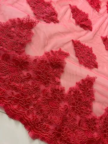 Veu vermelho com  em renda  R$100,00 - Foto 2