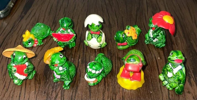 Coleção Kinder Ovo antigo 3 brinquedos - Desapegos de Roupas quase