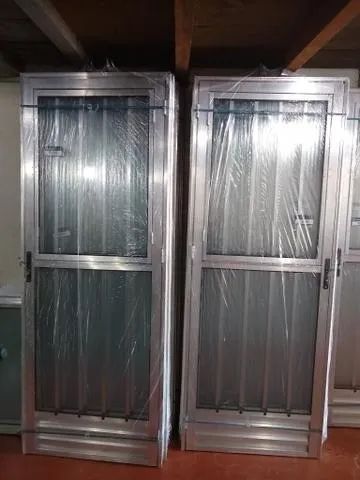 Porta de alumínio com grade 210x80cm Preço 489,00 - Foto 4