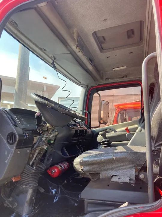 MB ATEGO 1418 ANO 2006 BAU 7M - Foto 7