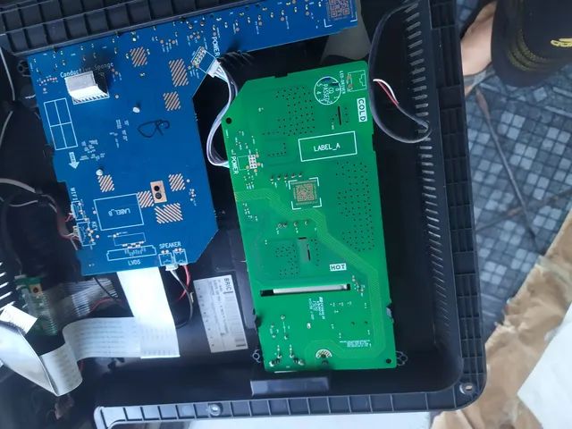 Duas placas da TV Philco PTV32G52S funcionando  - Foto 4