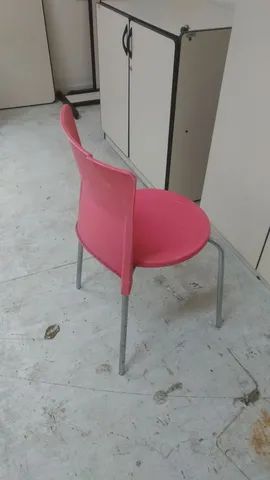 Banqueta com encosto, vermelha, fotos reais. - Foto 3