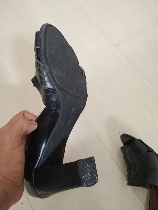 Peep toe, em couro legítimo. Tam 39.  - Foto 3